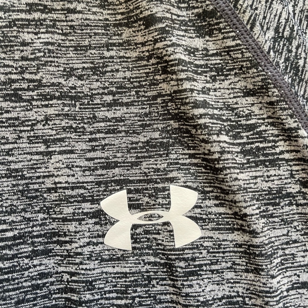 Under Armour Men's Black and Gray Short Sleeve Tee. M - Picture 4 of 5